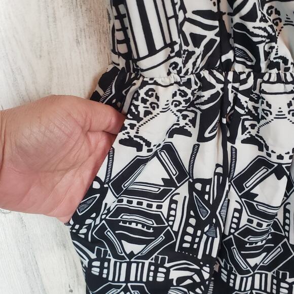 NWOT Color Block Stretchy Faux-Leather Detail Mini Sleeveless Dress Size Medium - Picture 14 of 14